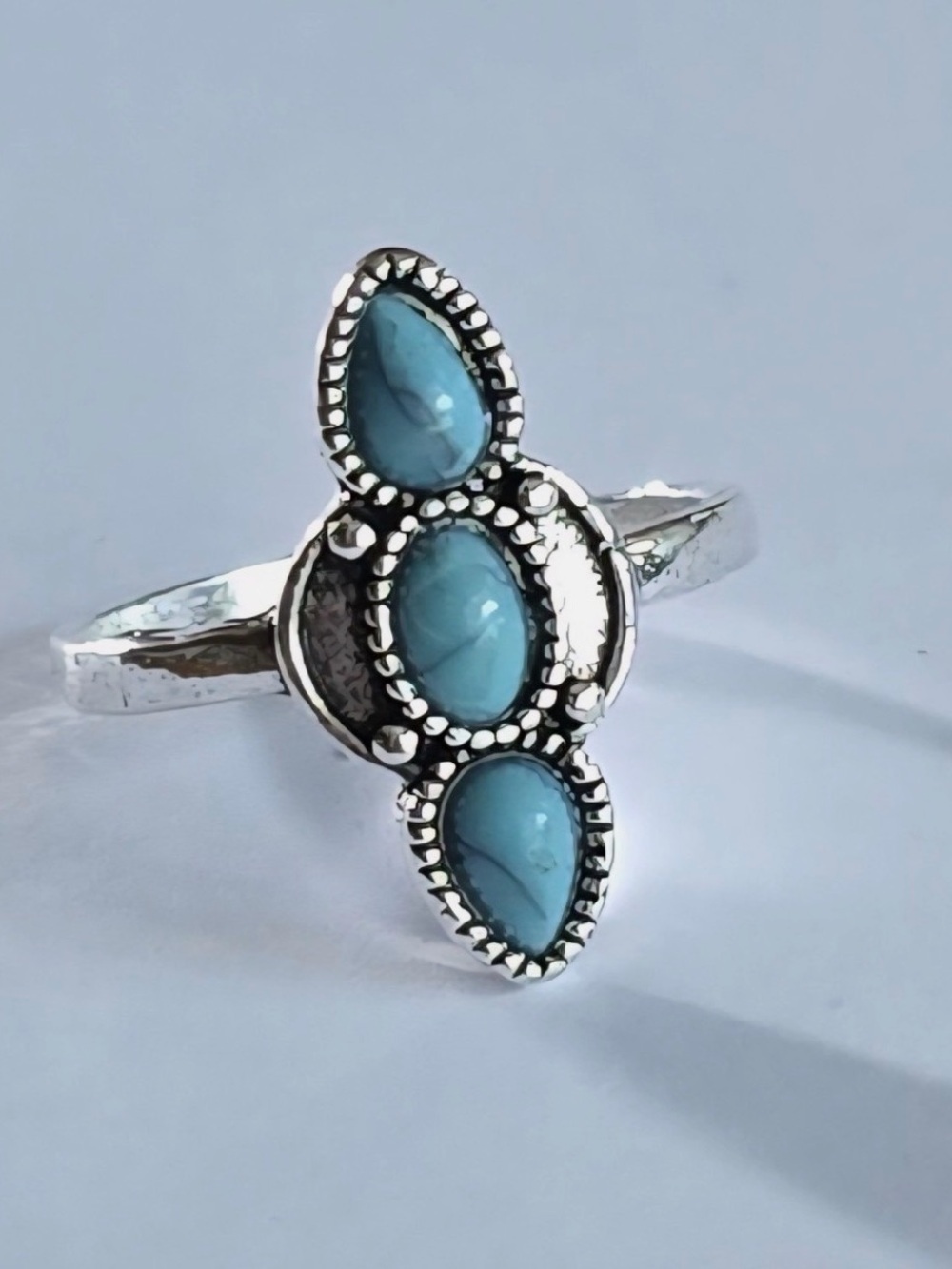 Silver Ring with Turquoise Stones SIZE: 7